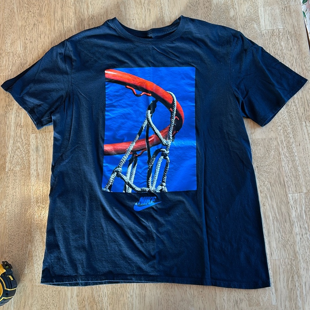 Nike tee